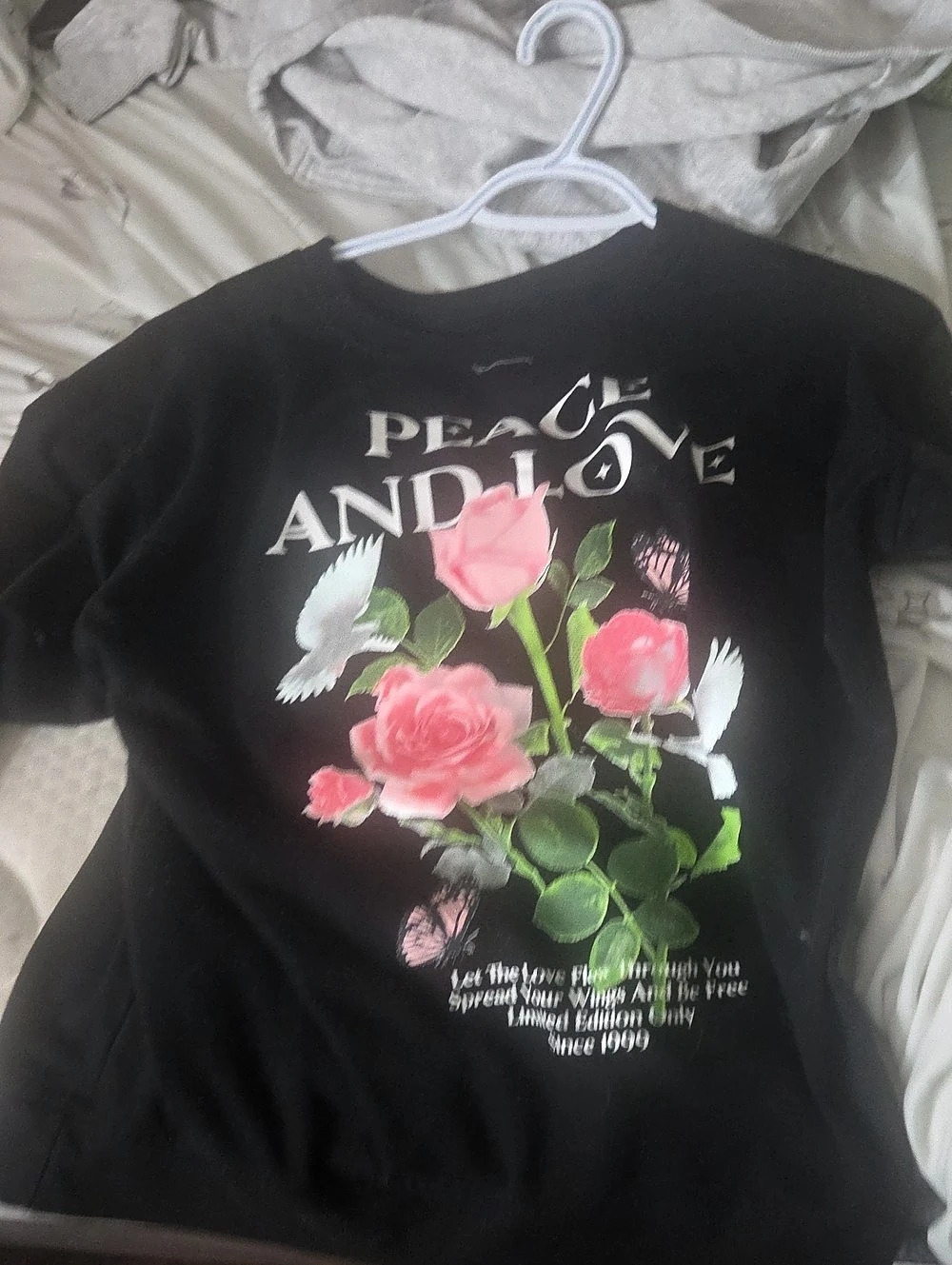Ardene Floral Graphic Tee in Black & Pink Size Large